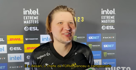 轻内线在持 轻内线在持